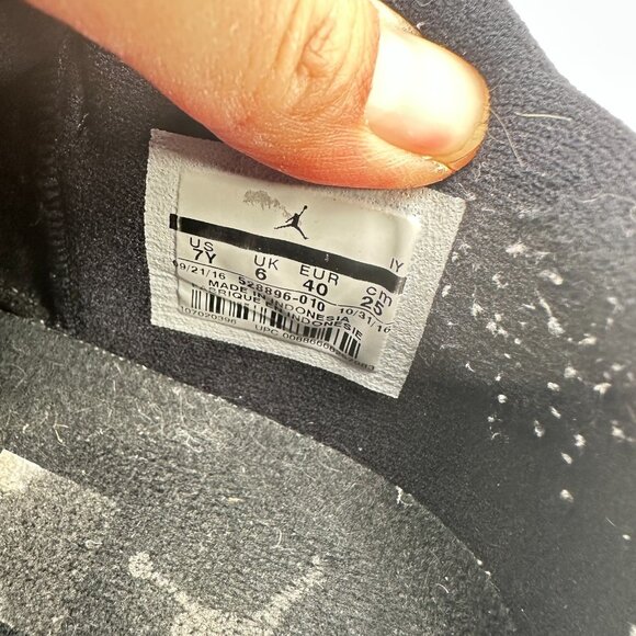 Nike Air Jordan 11 Retro Low Youth Size 7Y Women 8.5 528896-010 Baron Black Shoe - Picture 10 of 11